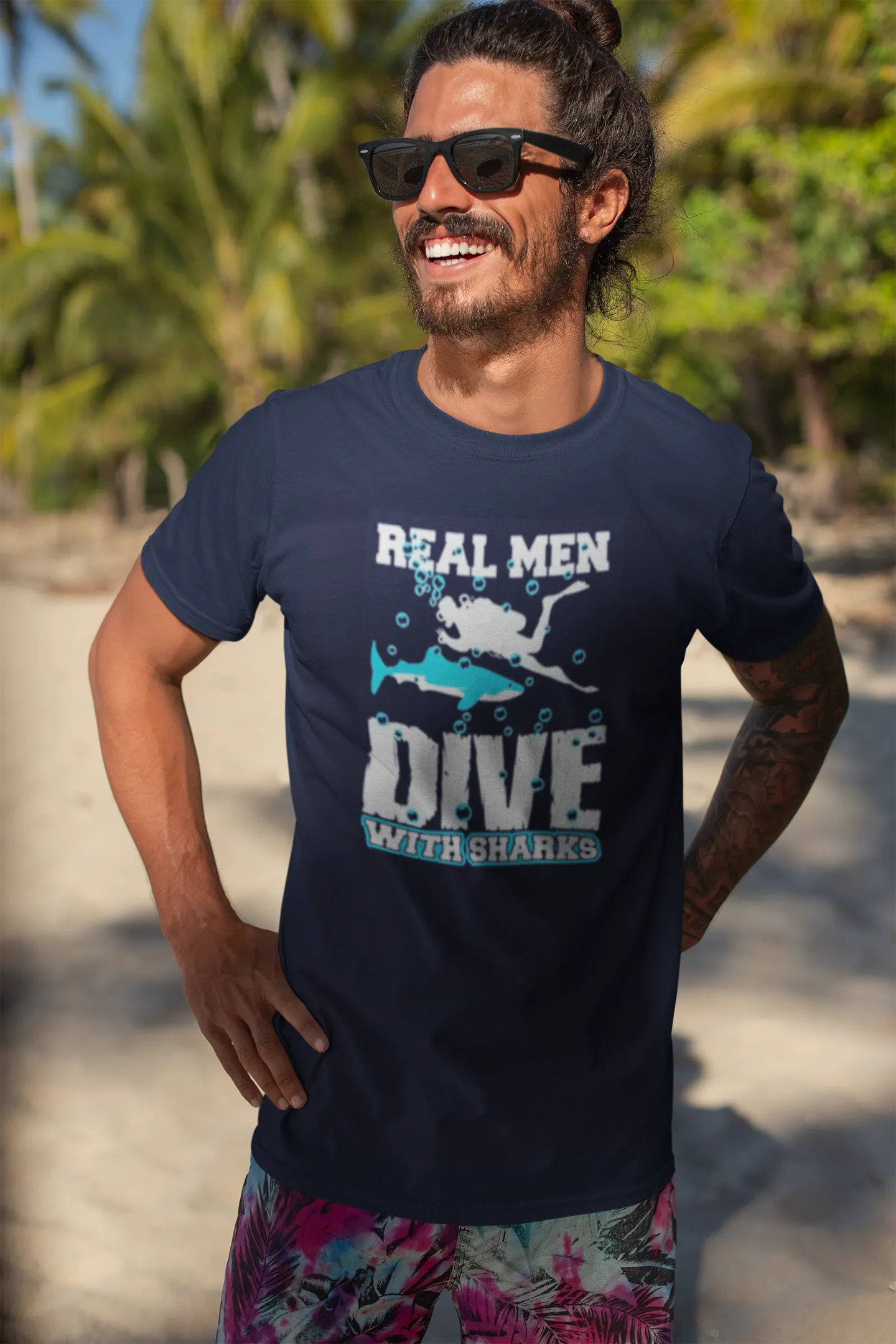 Scuba diving T-Shirt for Men | Real Men dive with sharks